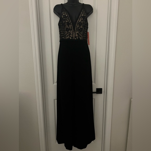 Monique Lhuillier Lace Jumpsuit 4